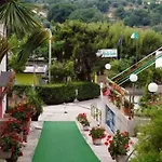 Villaggio Cupra Апарт-отель 4*