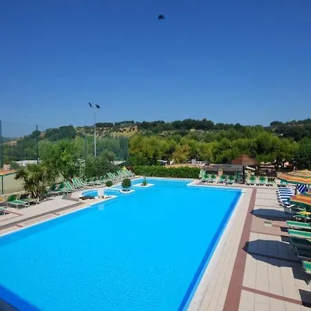 Ξενοδοχείο με διαμερίσματα Villaggio Cupra 3*